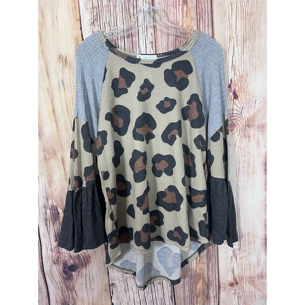 FSL Apparel Cheetah Print Bell Sleeve Thermal Long Sleeve Women's Size Medium